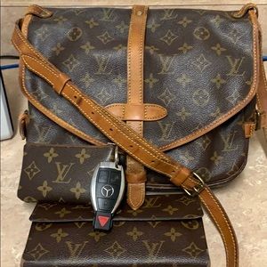 Louis Vuitton Saumur 30